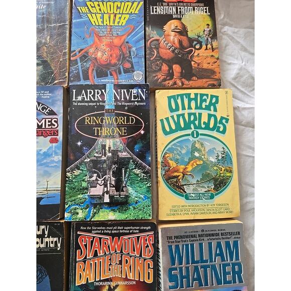 Lot of 9 VTG James White, Larry Niven, William Shatner Sci-Fi Paperback Books - Picture 4 of 7